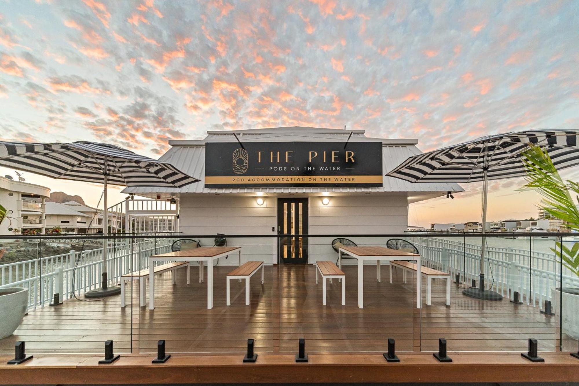 The Pier Pods On The Water- 50M From Townsville Bus Terminal And Ferry Terminal- Passport Id Requried ภายนอก รูปภาพ