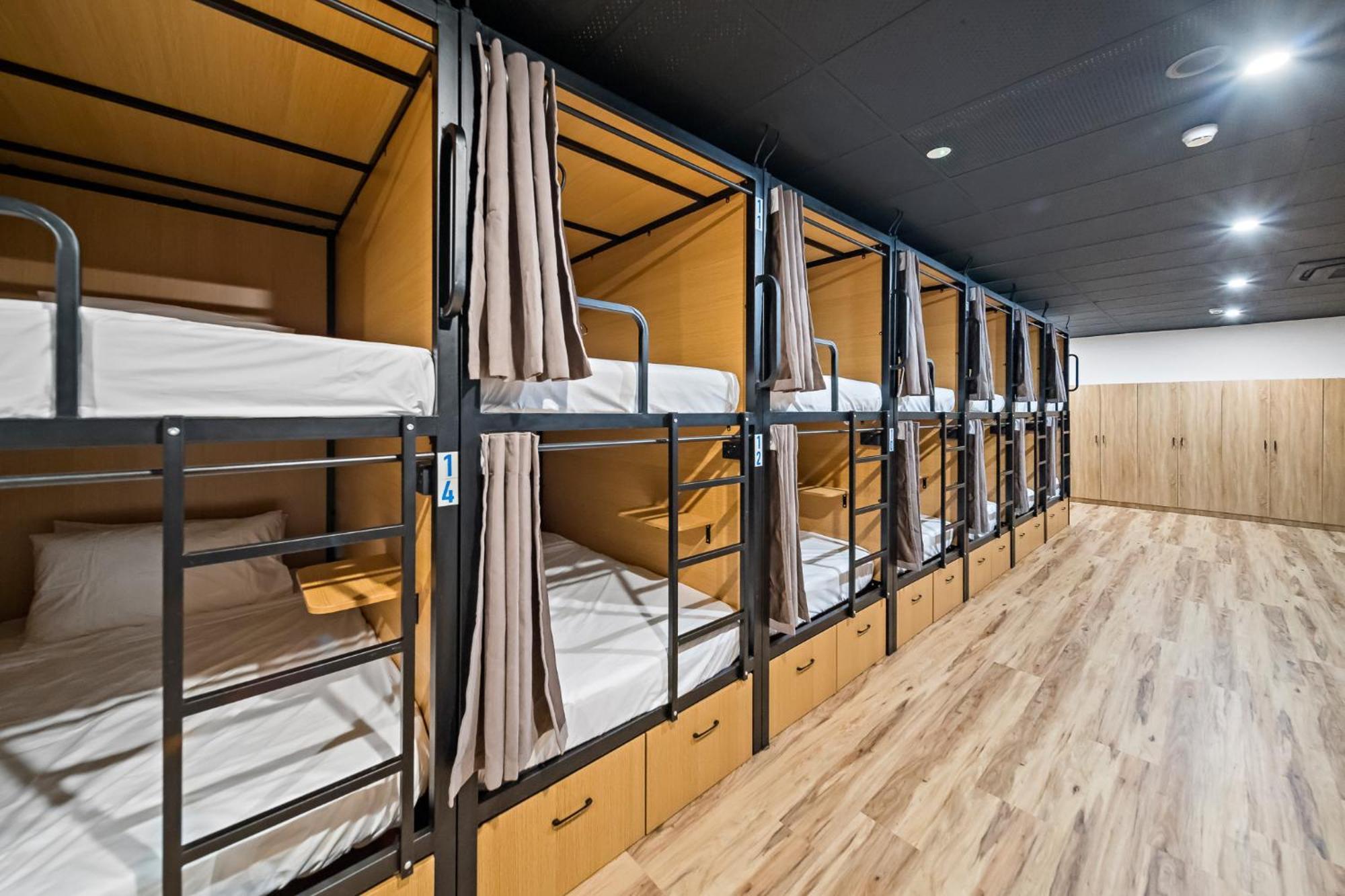 The Pier Pods On The Water- 50M From Townsville Bus Terminal And Ferry Terminal- Passport Id Requried ภายนอก รูปภาพ
